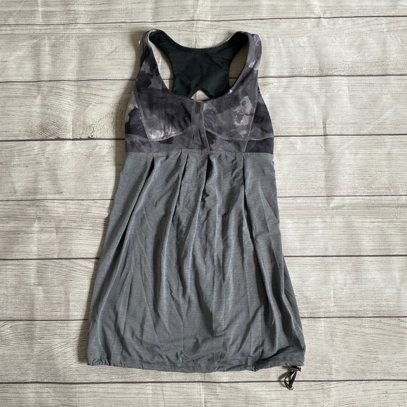 Lululemon Run Your Heart Out Gray Tank Top Pleated with Drawstring Hem - Picture 3 of 11